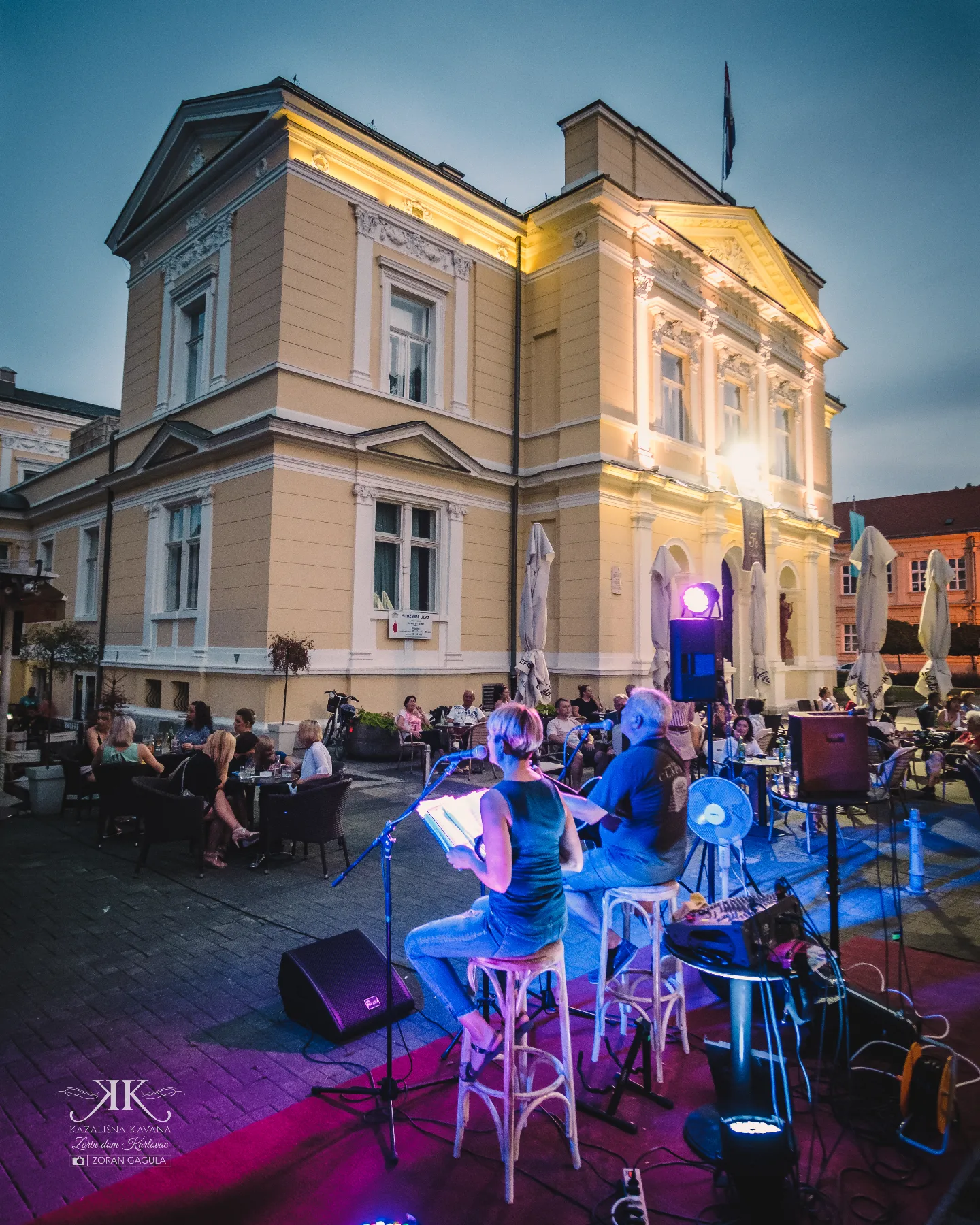 Ljetna pozornica ispred Kazališne Kavane